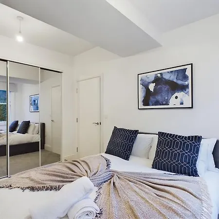 The Grove King Bed Wi-Fi Ev Charger Apartment Cheltenham Exterior photo