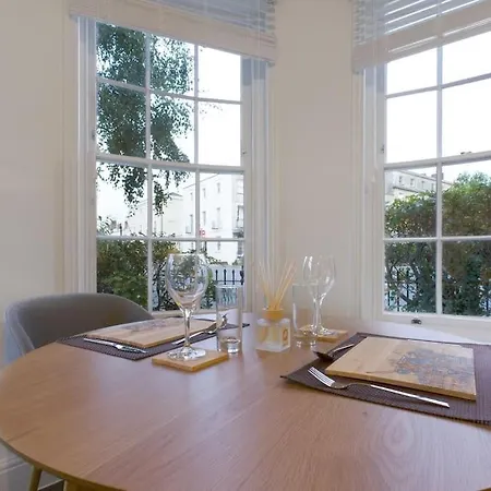 The Grove King Bed Wi-Fi Ev Charger Apartment Cheltenham Exterior photo