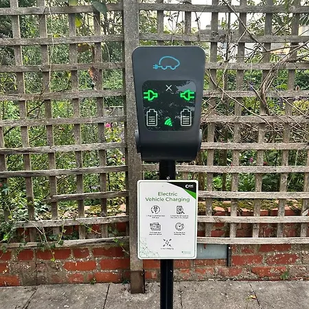 The Grove King Bed Wi-Fi Ev Charger Apartment Cheltenham Exterior photo